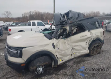 2025 Ford Bronco Sport Outer Banks z USA, uszkodzony, nr VIN 3FMCR9CN4SRF23910